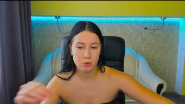 Image 8 of michelmorton Stream on Chaturbate on 15 months ago