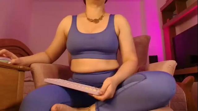 Image 4 of mickekim Stream on Chaturbate on 1 month ago