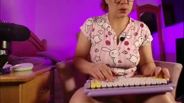 Image 12 of mickekim Stream on Chaturbate on 1 month ago