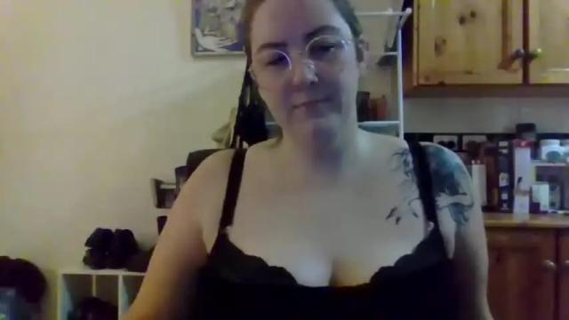 Image 12 of mickeybeebop Stream on Chaturbate on 19 months ago