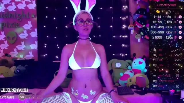 Image 11 of midnightpixie Stream on Chaturbate on 12 months ago