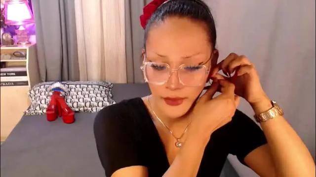 Image 3 of midnightraven27 Stream on Chaturbate on 5 months ago