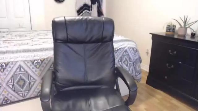 Image 7 of midsummernightsdream Stream on Chaturbate on 14 months ago