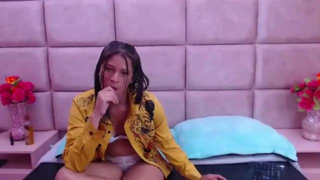 Image 8 of miel_canela Stream on Chaturbate on 19 months ago