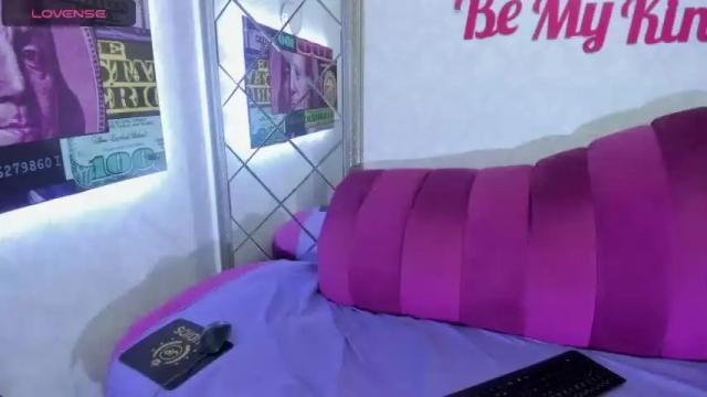 Image 3 of miia_cutte19 Stream on Chaturbate on 27 months ago