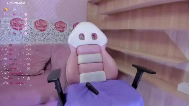 Image 12 of miia_cutte19 Stream on Chaturbate on 17 months ago
