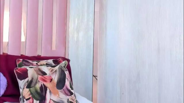 Image 3 of miia_palmerr Stream on Chaturbate on 1 month ago