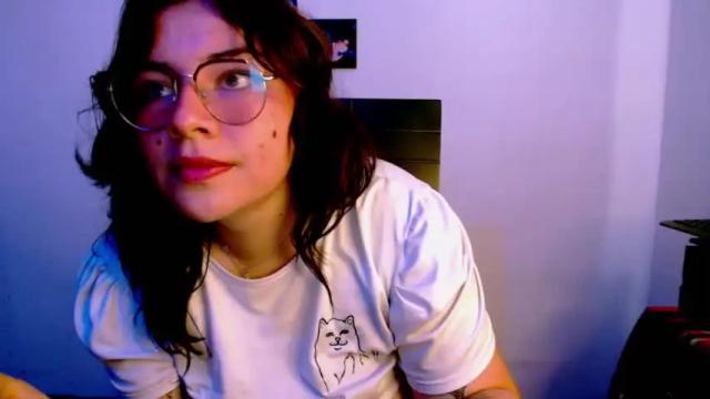 Image 4 of miia_roseee Stream on Chaturbate on 12 months ago