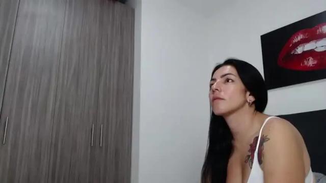 Image 2 of miia_teylorr Stream on Chaturbate on 14 months ago