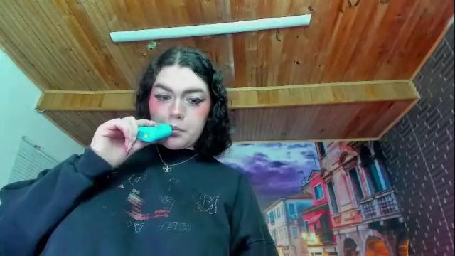 Image 3 of miia_zarate Stream on Chaturbate on 12 days ago
