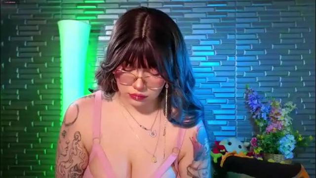 Image 2 of miia_zarate Stream on Chaturbate on 2 months ago