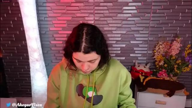 Image 2 of miia_zarate Stream on Chaturbate on 1 month ago