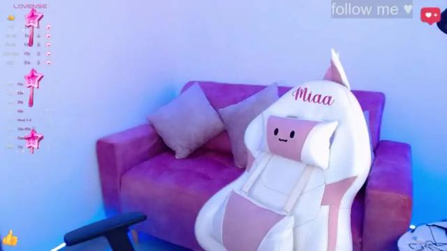 Image 7 of miiaa7_ Stream on Chaturbate on 13 months ago
