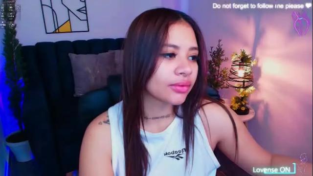 Image 2 of miiaa7_ Stream on Chaturbate on 22 days ago