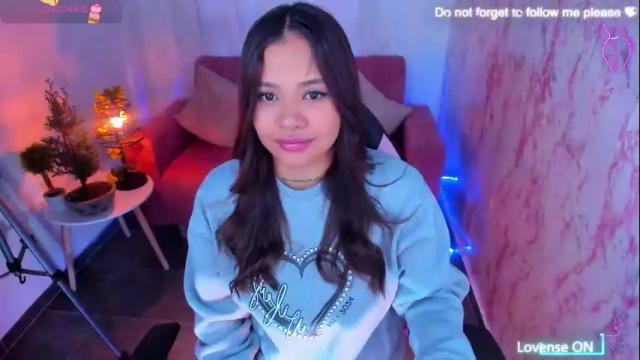 Image 2 of miiaa7_ Stream on Chaturbate on 19 days ago