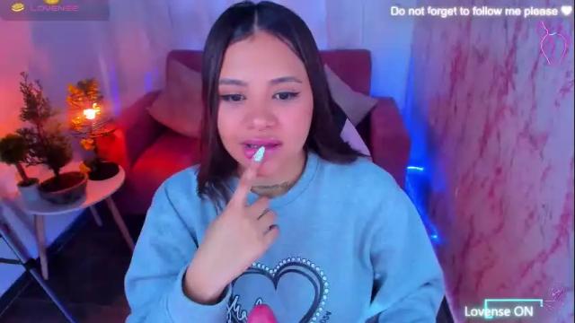 Image 7 of miiaa7_ Stream on Chaturbate on 19 days ago