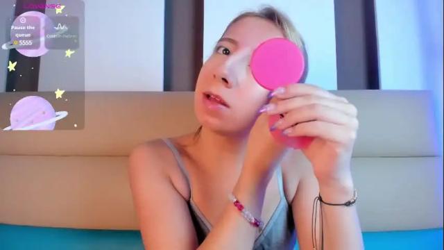 Image 6 of miiaa_doll Stream on Chaturbate on 1 month ago