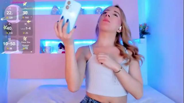 Image 3 of miiaa_doll Stream on Chaturbate on 1 month ago