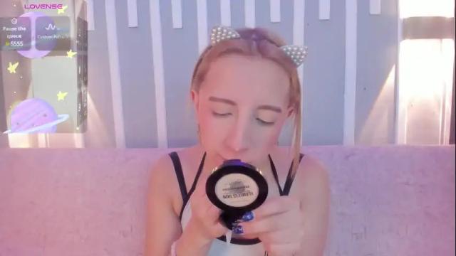 Image 8 of miiaa_doll Stream on Chaturbate on 15 days ago