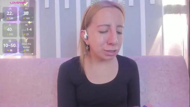 Image 4 of miiaa_doll Stream on Chaturbate on 11 days ago