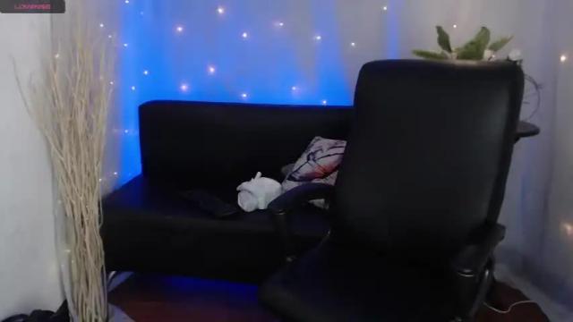 Image 8 of miiaqueenn Stream on Chaturbate on 19 months ago