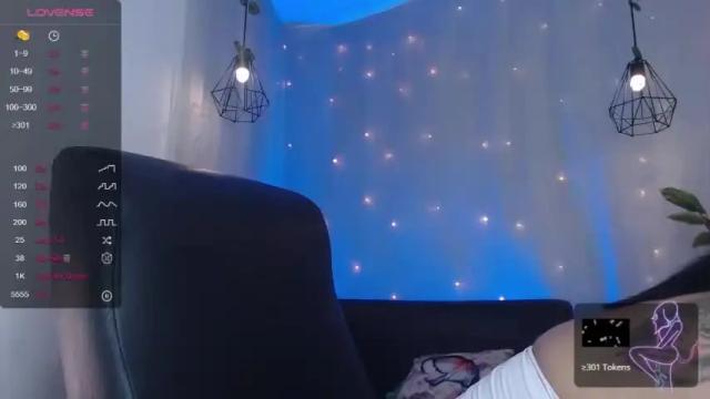 Image 2 of miiaqueenn Stream on Chaturbate on 19 months ago