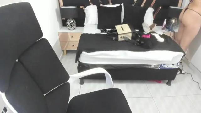 Image 7 of miilu_hot Stream on Chaturbate on 21 months ago