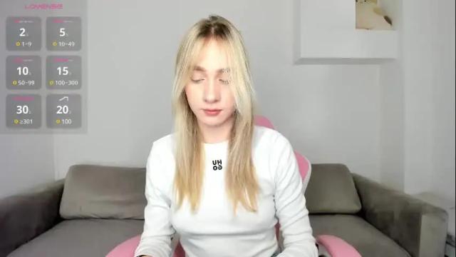 Image 2 of miissdreamliissa Stream on Chaturbate on 1 month ago
