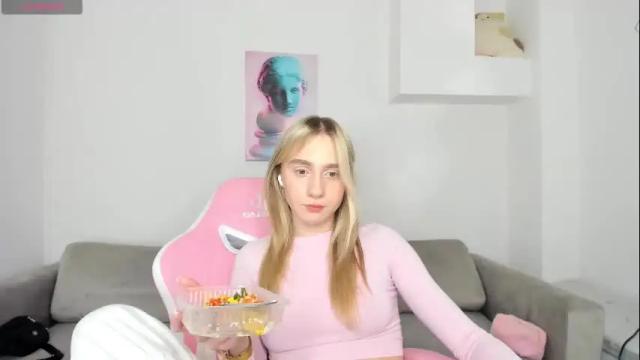 Image 10 of miissdreamliissa Stream on Chaturbate on 1 month ago