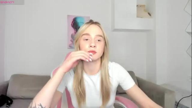 Image 12 of miissdreamliissa Stream on Chaturbate on 21 days ago