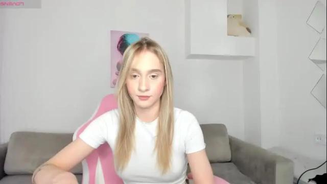 Image 4 of miissdreamliissa Stream on Chaturbate on 12 days ago