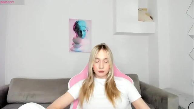 Image 3 of miissdreamliissa Stream on Chaturbate on 9 days ago