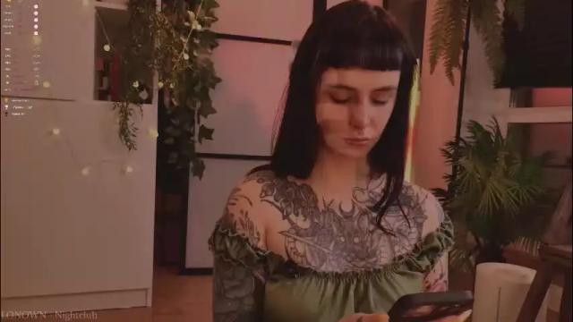 Image 4 of mika_moon_ Stream on Chaturbate on 2 months ago