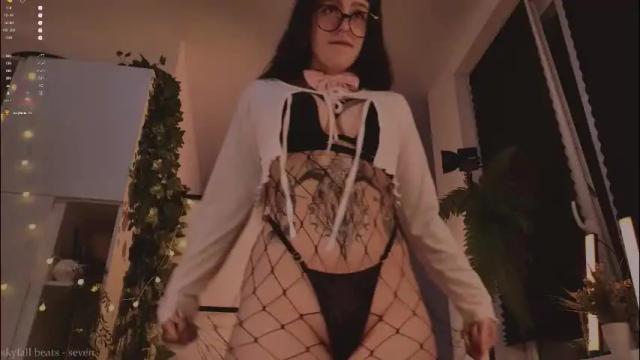 Image 12 of mika_moon_ Stream on Chaturbate on 1 month ago