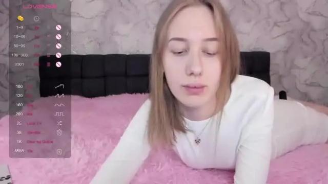 Image 2 of mika_ray Stream on Chaturbate on 13 months ago