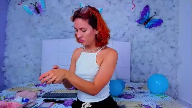 Image 3 of mikaela_fisher Stream on Chaturbate on 21 months ago