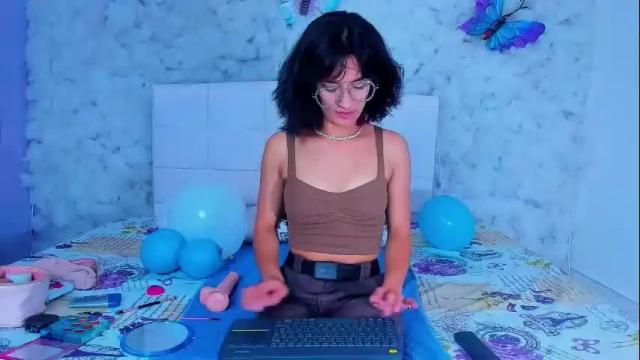 Thumbnail 1, mikaela_fisher's Stream at Chaturbate, 21 months ago