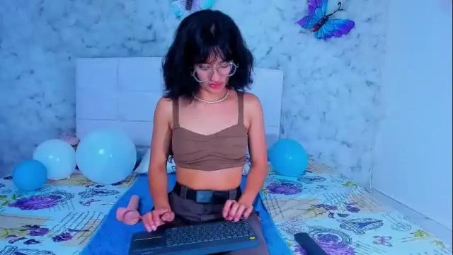 Image 6 of mikaela_fisher Stream on Chaturbate on 21 months ago