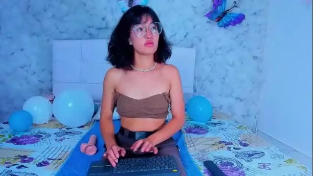 Image 7 of mikaela_fisher Stream on Chaturbate on 21 months ago