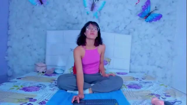 Image 7 of mikaela_fisher Stream on Chaturbate on 21 months ago