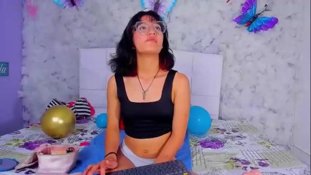 Image 6 of mikaela_fisher Stream on Chaturbate on 28 months ago