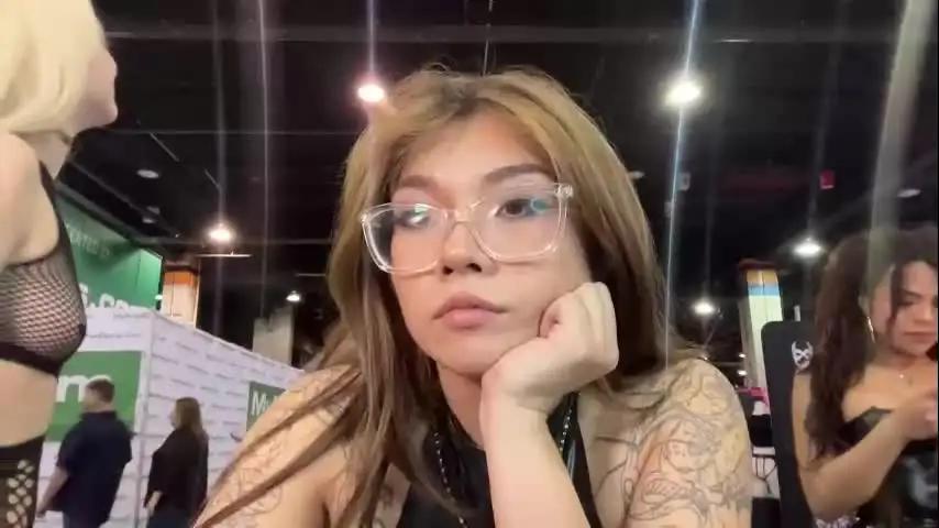 mikahrawlive Chaturbate