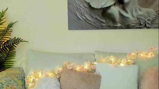 Image 4 of mikavia Stream on Chaturbate on 12 days ago