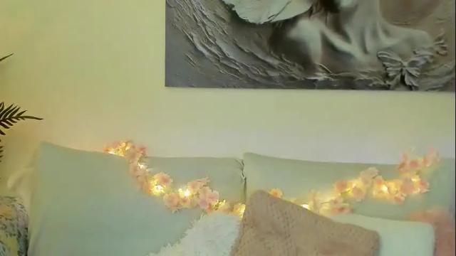 Image 8 of mikavia Stream on Chaturbate on 12 days ago