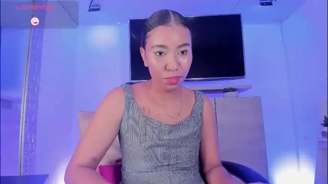 Image 3 of mikeyla_russo_ Stream on Chaturbate on 1 month ago