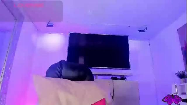 Image 3 of mikeyla_russo_ Stream on Chaturbate on 1 month ago