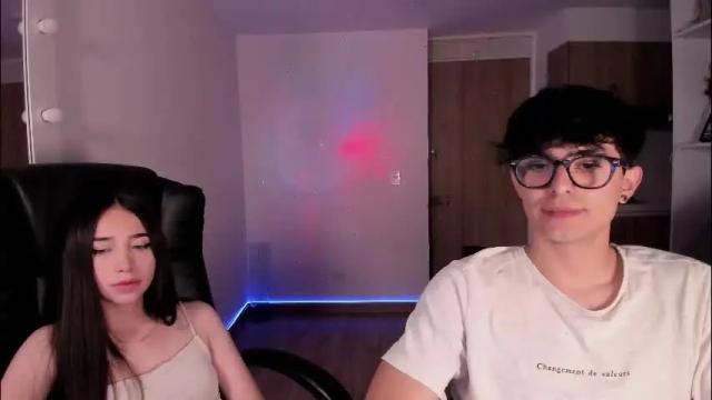 Image 10 of mikeyvioleta Stream on Chaturbate on 2 months ago