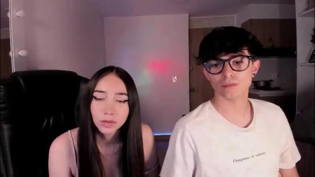 Image 12 of mikeyvioleta Stream on Chaturbate on 2 months ago