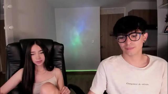 Image 7 of mikeyvioleta Stream on Chaturbate on 2 months ago