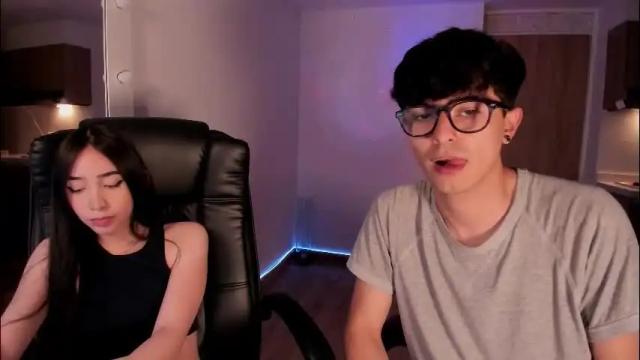 Image 10 of mikeyvioleta Stream on Chaturbate on 2 months ago